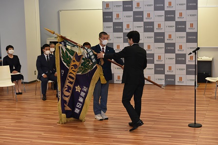 コロナ禍で中止のセンバツ 東邦高校で優勝旗返還式 | 学校法人 東邦学園